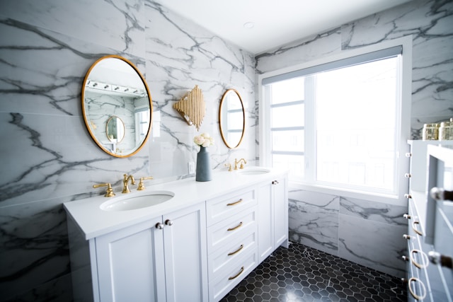 porcelain tiles in bathroom